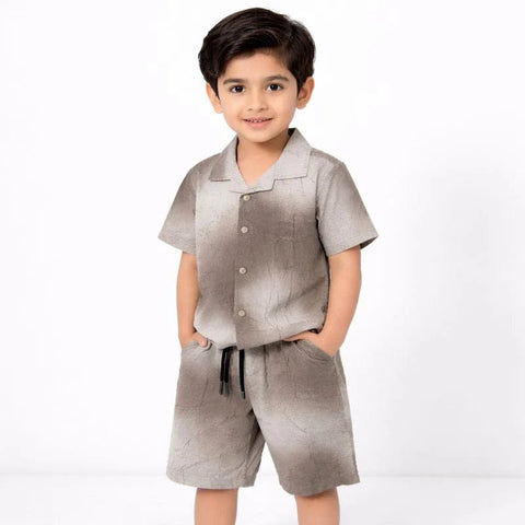 Gradient tshirt with shorts  for boys